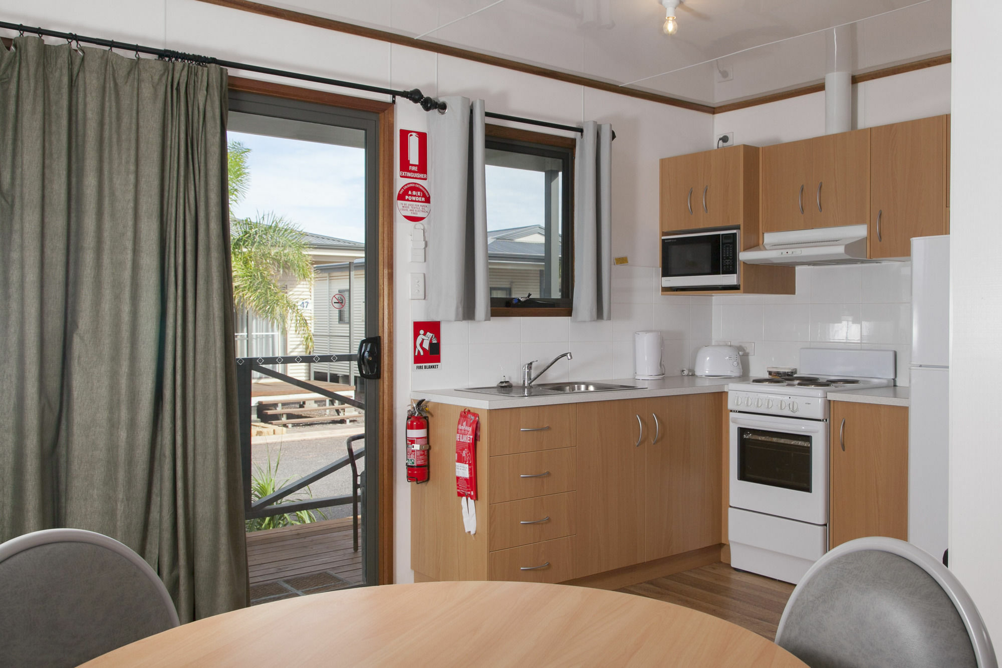 The Sundowner Cabin & Tourist Park 화이앨라 외부 사진